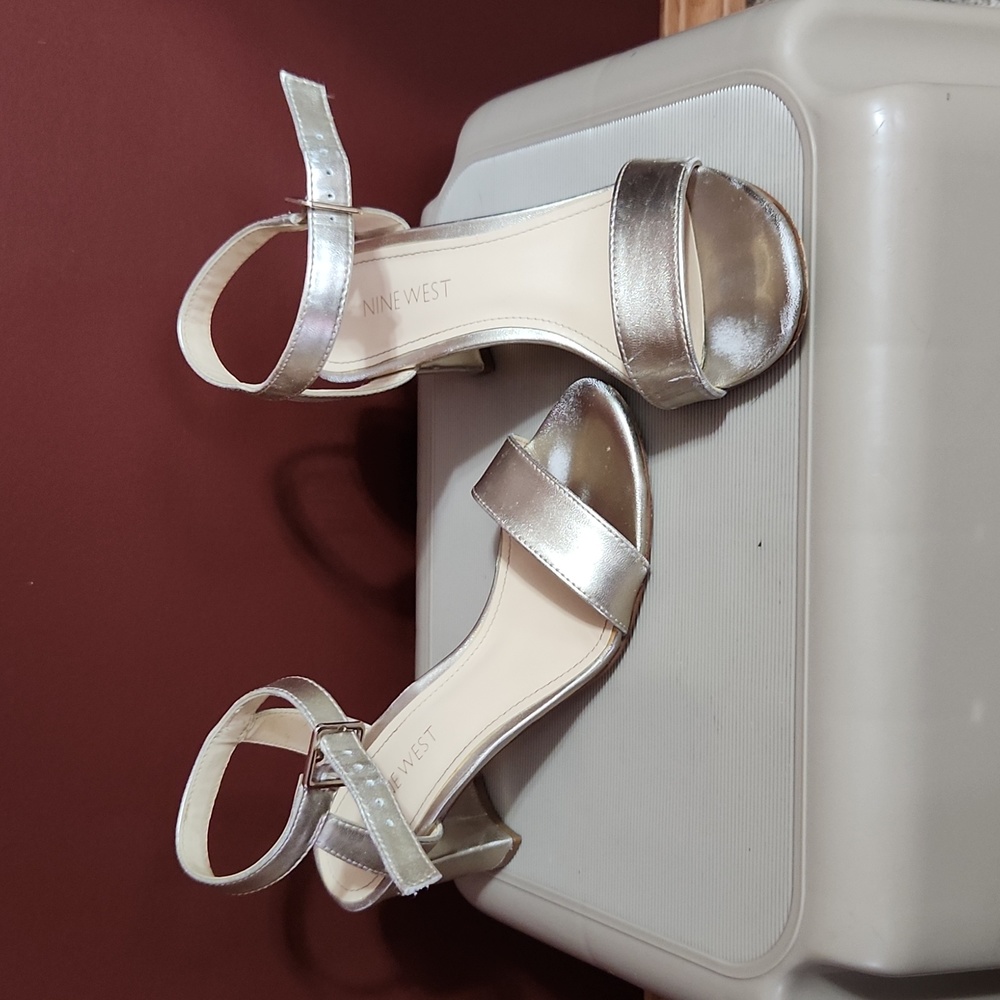 Nine West light gold sandals